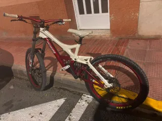 Bicicleta Specialized Demo 8 Roja