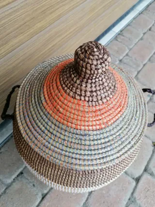 Cesto etnico con manici e coperchio