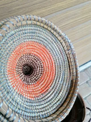 Cesto etnico con manici e coperchio