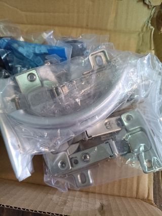 Iris Ohyama, Aparador con cajones y estantes