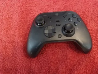 Mando de videojuegos negro