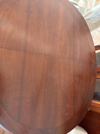 Mesa de comedor redonda de madera