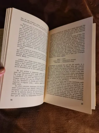 Edición antigua libro L'Evolució de la Física