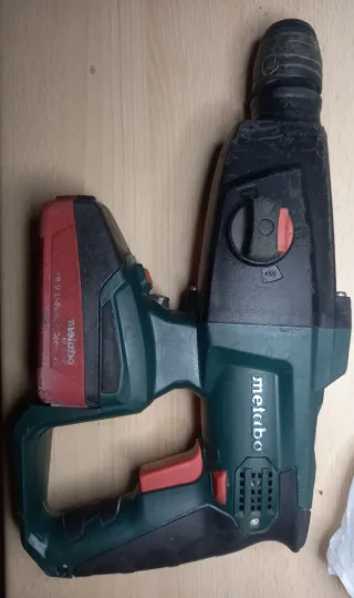 Martillo Metabo KHA 18 LTX