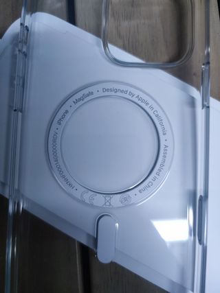 Funda transparente con MagSafe para el iPhone 16 Pro Max