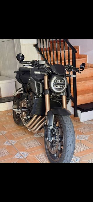 Honda CB650R con Akrapovic RACING LINE TITANIUM