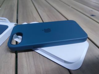 Funda de silicona para el iPhone 16e - Verde lago