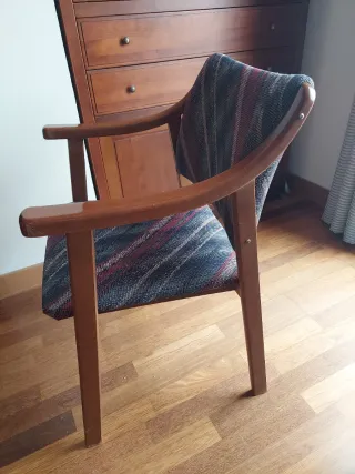 Butaca de madera, sillón, silla con brazos