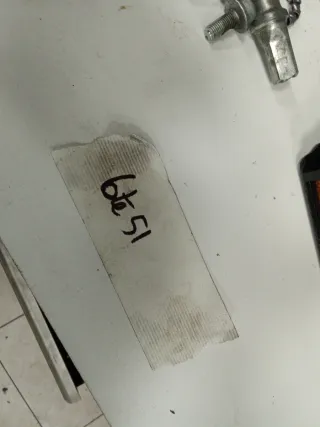 Lote componentes bicicleta: pedales, bielas, eje