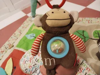 Manta de juegos con almohada y accesorios