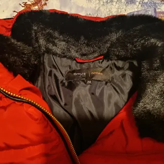 Abrigo Rojo El Corte Inglés Talla M.