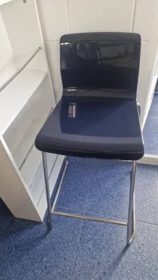 Mesa alta cocina y 2 taburetes