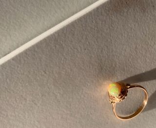 Antiguo anillo oro 18k y opalo