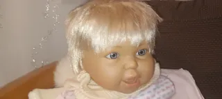 Bambola con cappellino e zainetto J.Berna