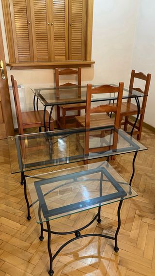 3 Mesas cristal forja y 4 sillas madera