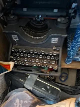 Máquina de escribir Hispano-Olivetti
