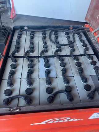 Carretilla elevadora Linde naranja