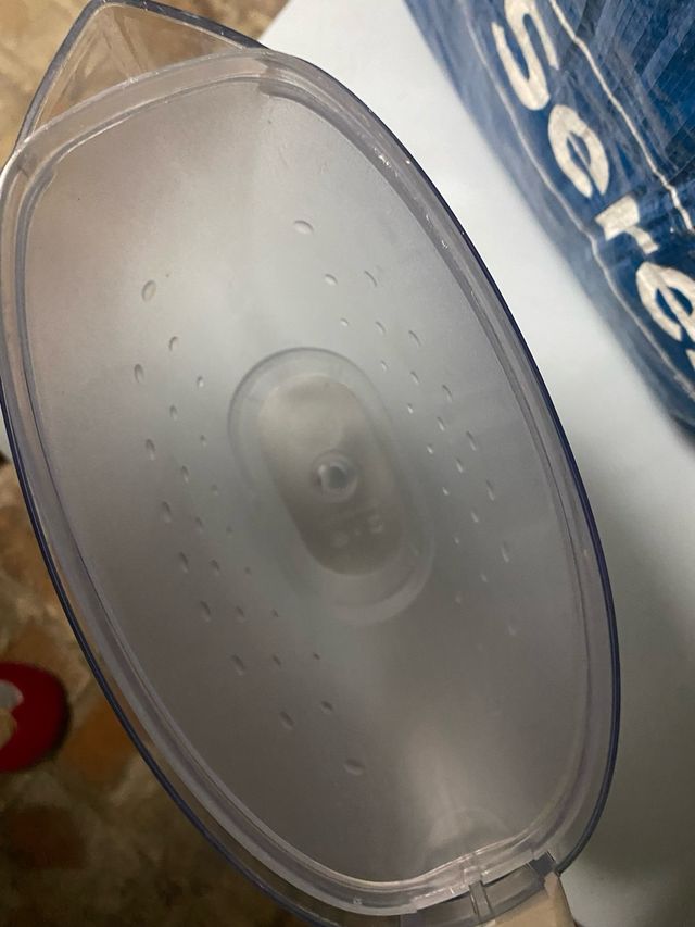 Caraffa filtrante acqua trasparente