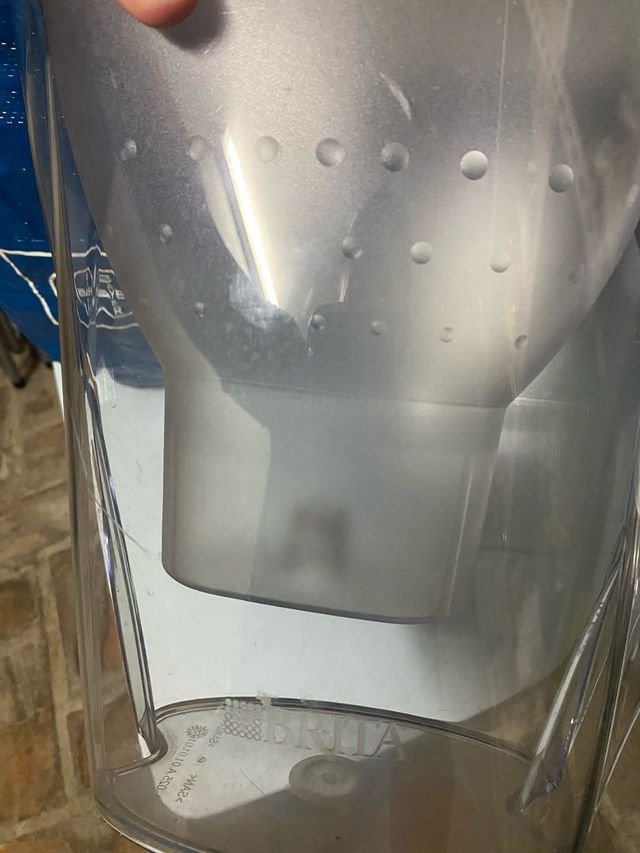 Caraffa filtrante acqua trasparente