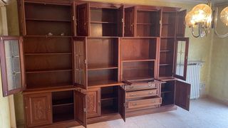Mueble vitrina comedor madera y cristal