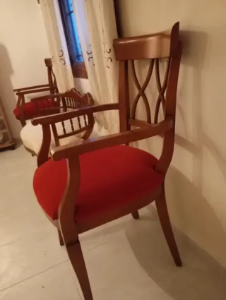 Sillas de comedor de madera y tela