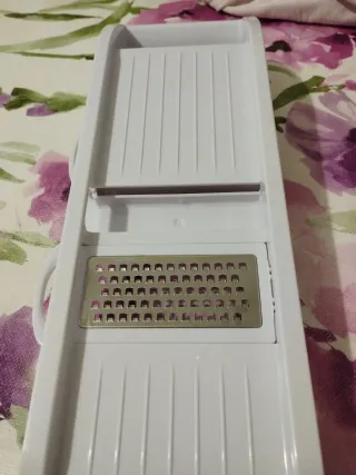 Grattugia multifunzione come da foto