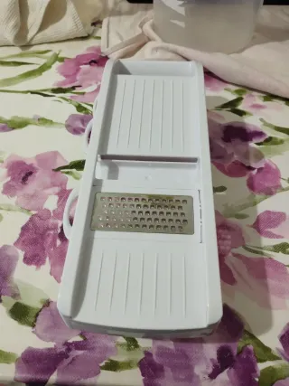 Grattugia multifunzione come da foto