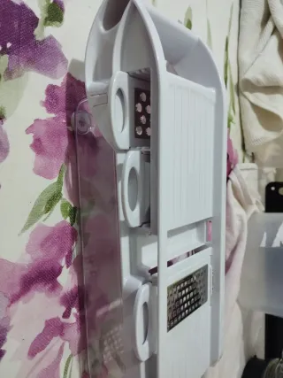 Grattugia multifunzione come da foto