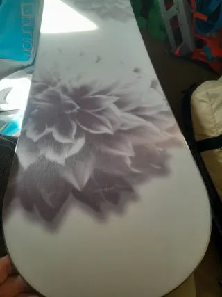 Tabla Snowboard Quechua Chica 154. Con fijaciones.