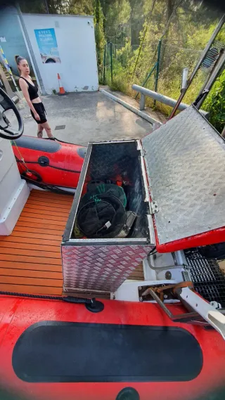 Semirrígida Valiant 5.20 con motor 75 con remolque