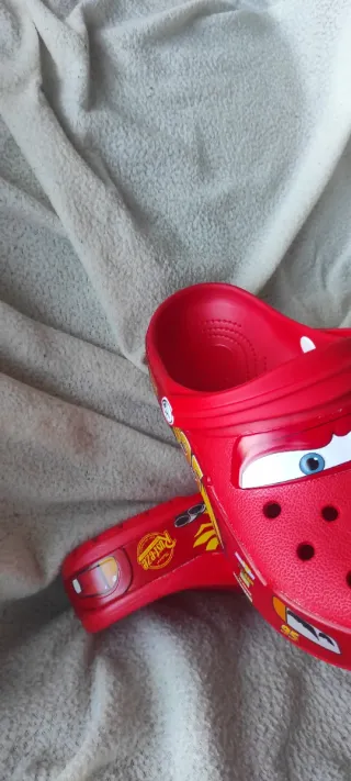 Zuecos estilo Crocs Rayo talla 44/45