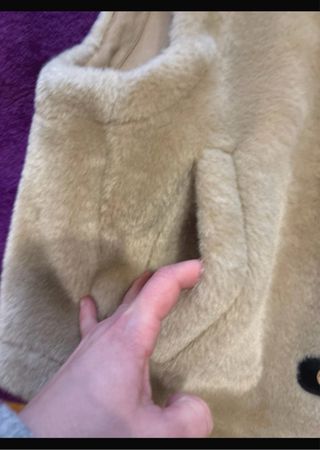 Chaleco pelo Zara beige con capucha