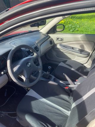 Nissan Almera 2000