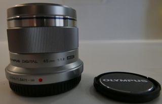 Objetivo Olympus M.Zuiko Digital 45mm f/1.8