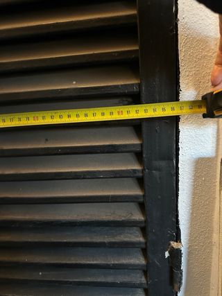 Puerta mallorquina negra de hierro