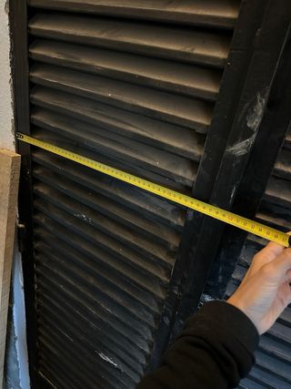 Puerta mallorquina negra de hierro