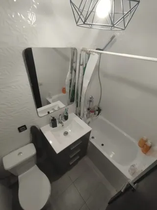 ABSTENGASE INMOBILIARIAS, NO LLAMEN. Se vende piso