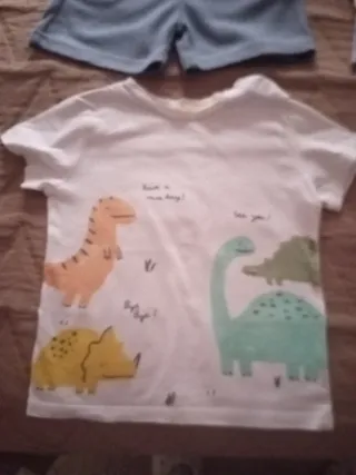 Camiseta bebé dinosaurios