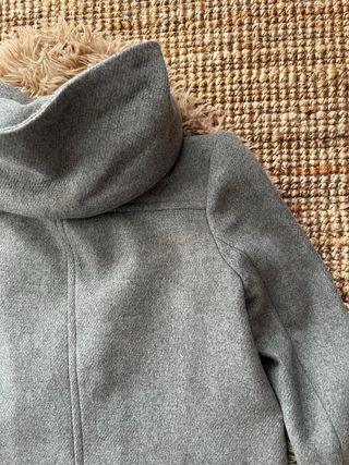 Parka Zara gris capucha mujer Talla S