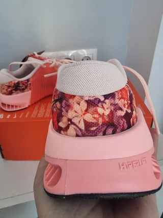 T36,5 Nike Metcom 9 AMP flores