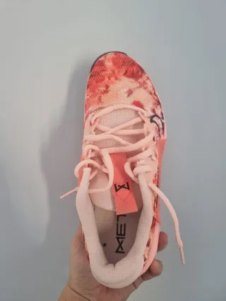 T36,5 Nike Metcom 9 AMP flores