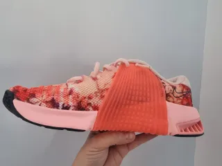 T40 Nike Metcom 9 AMP flores