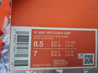 T40 Nike Metcom 9 AMP flores