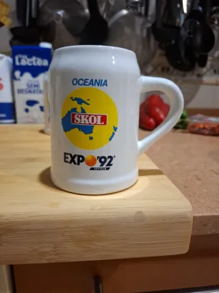 Jarras Expo 92 con anagrama de los 5 continentes