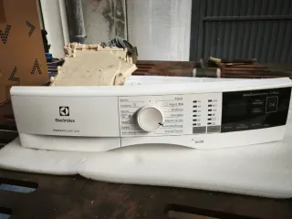 Panel frontal lavadora Electrolux PERFECTCARE 600