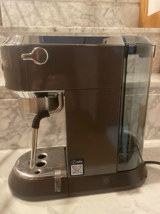 Cafetera DeLonghi Marrón