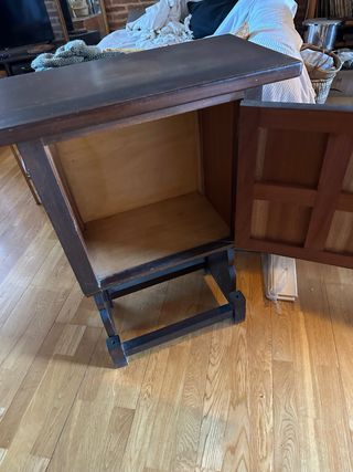 Mueble vintage de madera tallada