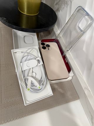 iPhone 16 Pro Max 256GB Dorado