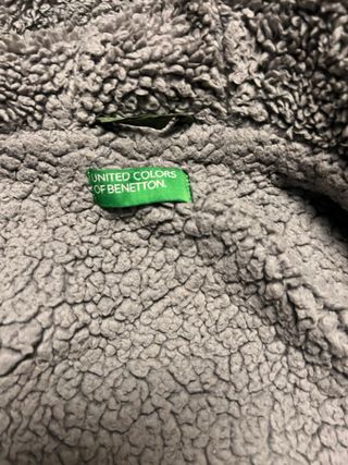 Abrigo Benetton verde forro polar
