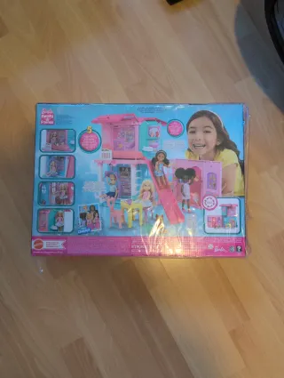 Casa Barbie Family & Friends Club Chelsea